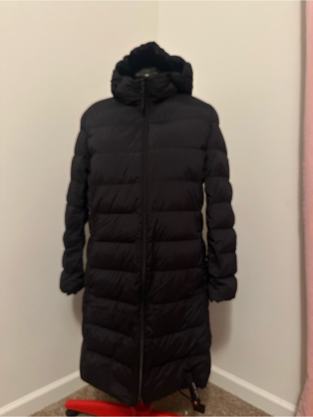 Uniqlo Ultra Light Down
Foldable Knee Length Jacket Black-Excellent condition